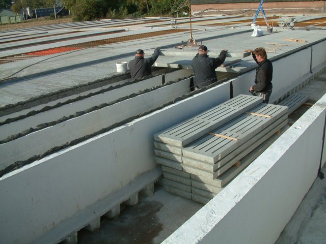 hiertoegepastca3500m1prefabwanden150en200mmdik.jpg