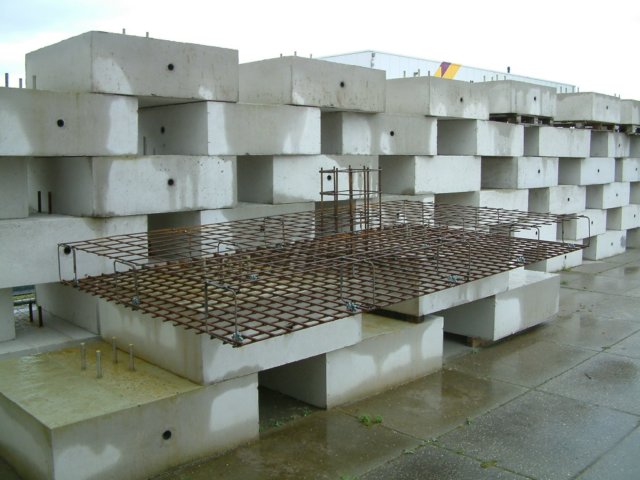 prefabwapeningvoortribunepoerfbkstadionhoofdtribune.jpg